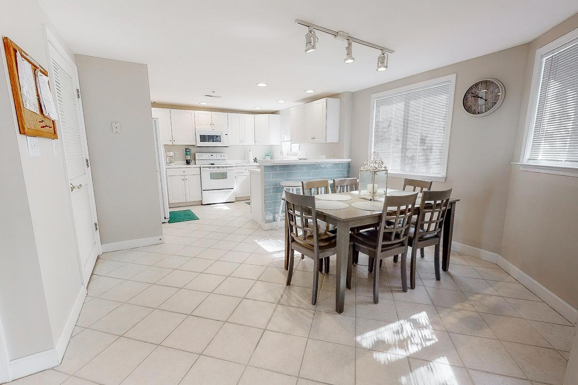 Astoria Condos Ocean City Room photo